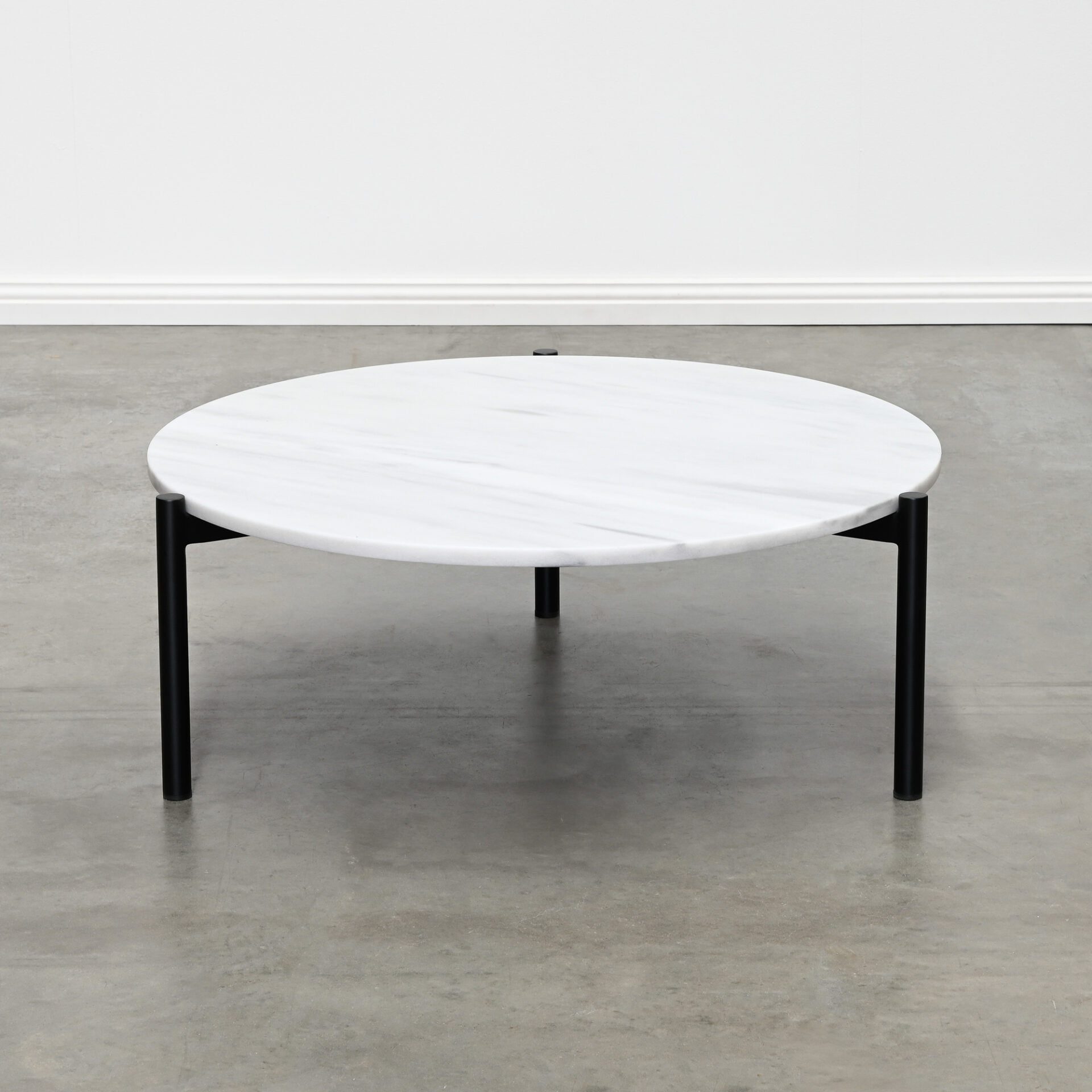 Round white marble coffee table