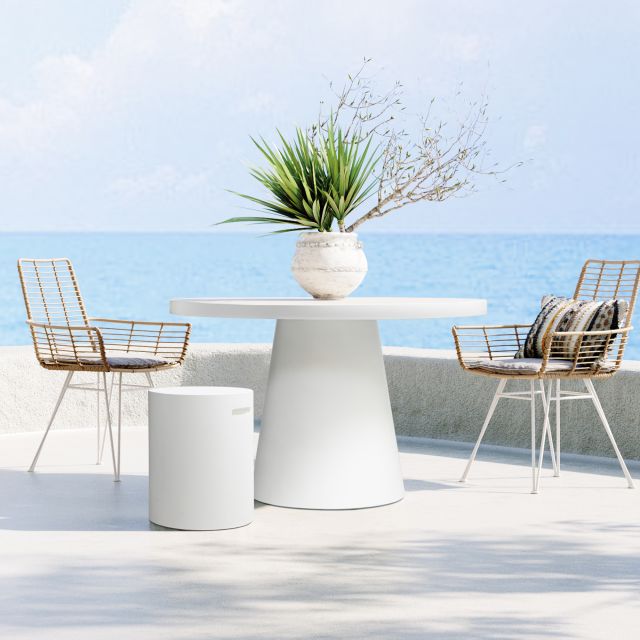 Our Clifton concrete dining table is part of the Cape alfresco range. A stylish crossover between indoor and outdoor. Its minimalist style blends very well with natural textures such as wood, adding a touch of sophistication when combined. Suitable for both indoor and outdoor use.#concretedining #diningtable #darcyandduke #homedecor #outdoordining #outdoorliving